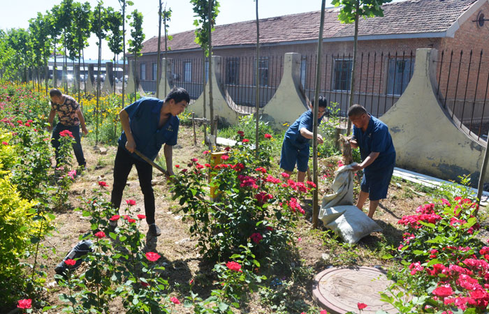 ��඼������������