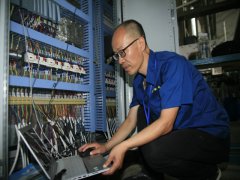 赵奇生荣获省轻纺手艺立异能手称呼