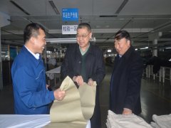 施楣梧少将一行来公司旅行考察