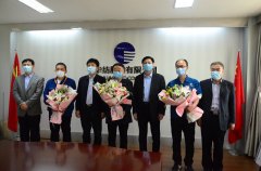 �Ͷ�������  ��ģ�ܾ���