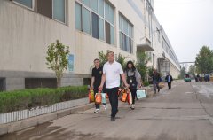 国庆中秋 员工“有福”