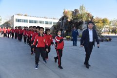 ����ʵ��ѧ����������������չ�����˶�  �߽�è�����������ܴ���