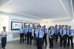 市刑侦支队走进猫先生体育配合开展党建联建运动